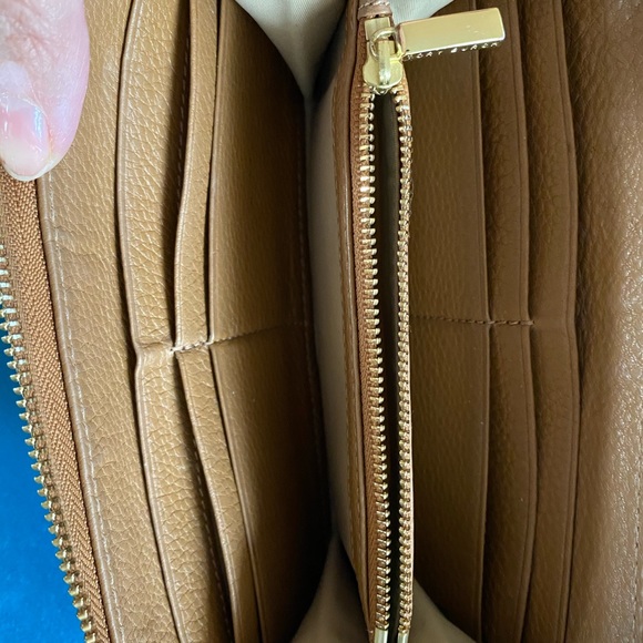 Tory Burch Wallet - Picture 3 of 8